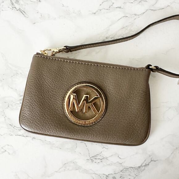 Michael Kors Fulton Dark Dune Top Zip Leather Wristlet Goldtone Hardware - Picture 2 of 10